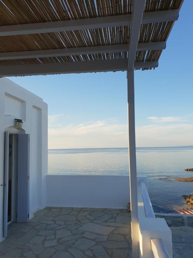 Traditional Waterfront House Mandrakia Exterior foto